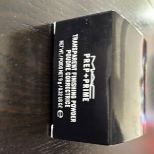 MAC Prep + Prime Finishing Powder